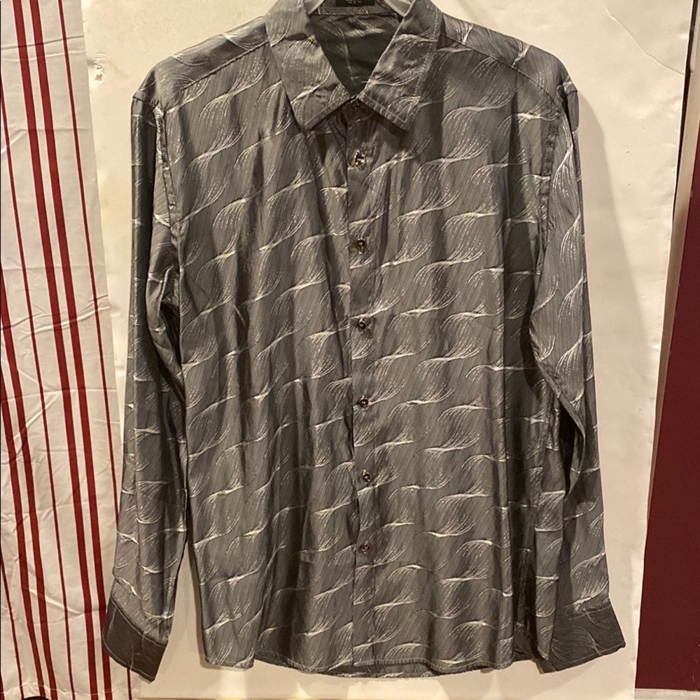 NWOT Men's Gray Patterned long sleeve, buttoned Shirt,Sz S
Polyester/rayon blend